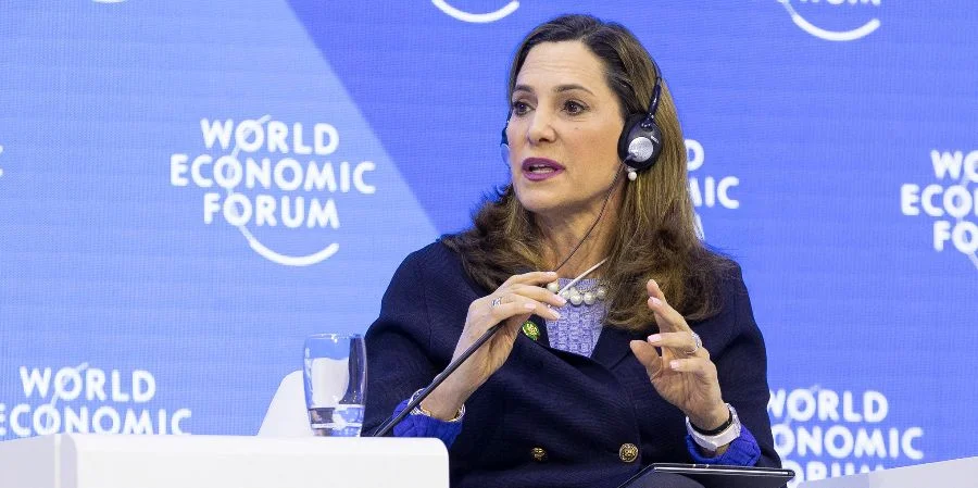 maria-elvira-salazar-envia-mensaje-a-inmigrantes-cubanos-con-i-220a