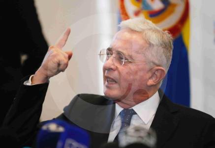 ¿que-viene-ahora-que-la-corte-suprema-ordeno-suspender-el-juicio-a-uribe?