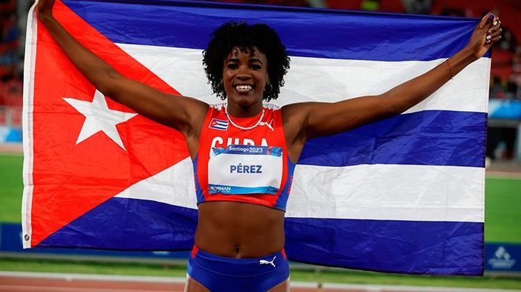 Podio dorado y plateado para Cuba: Leyanis y Povea conquistan el triple en el Mundial Bajo Techo