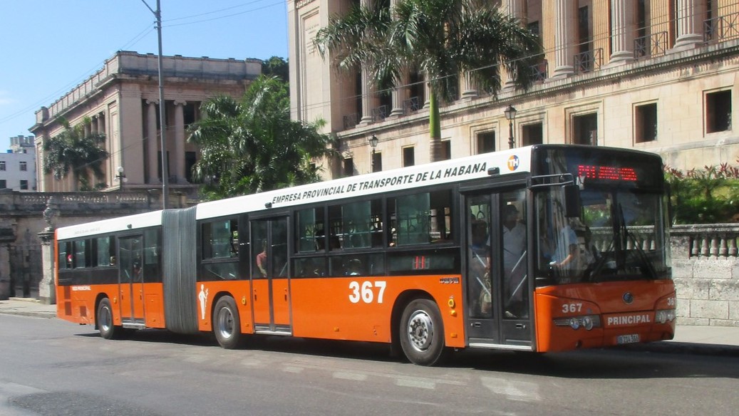 Por segunda vez en tres días, es apedreado un ómnibus de pasajeros en La Habana