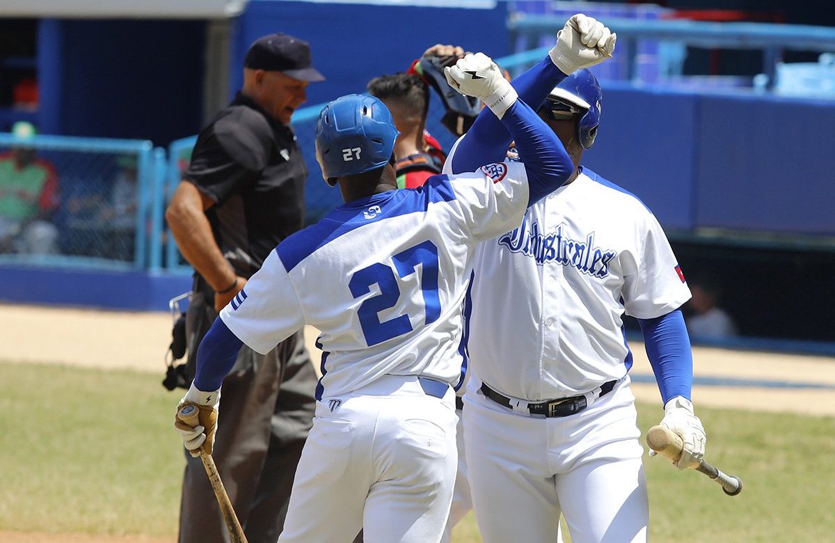 lenadores-acorta-distancia-en-liga-elite-del-beisbol-cubano