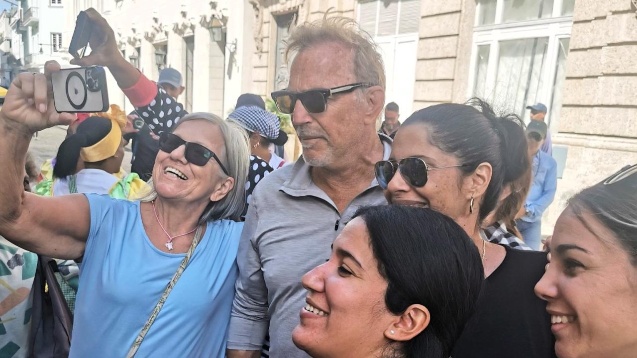 Kevin Costner vuelve a Cuba 24 años después de su encuentro con Fidel Castro