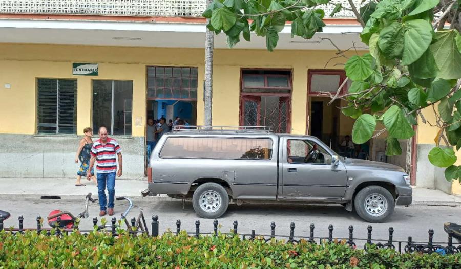 Sin carros fúnebres, sin sepultureros y sin flores: la tragedia después de la muerte en Cuba