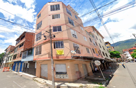 Alerta en Barbosa por edificio de cinco pisos que está en riesgo de desplomarse