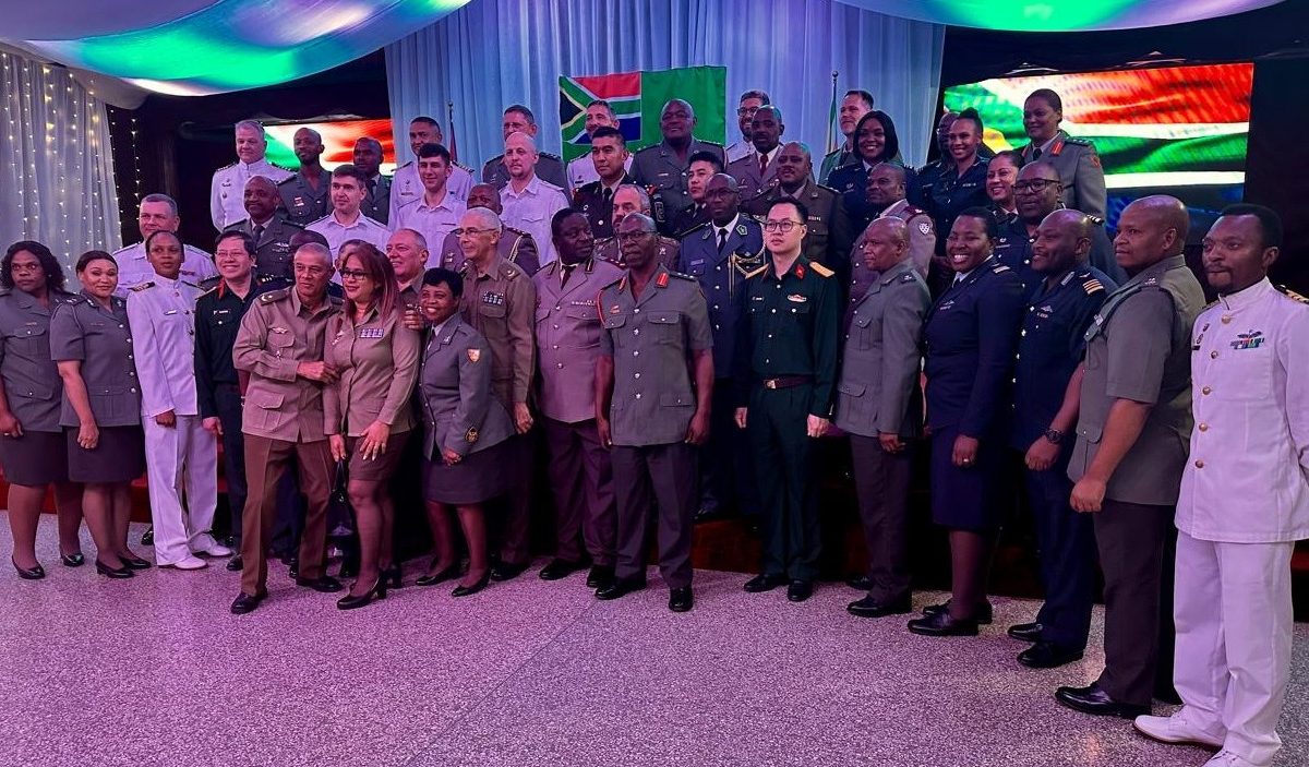 ‘fallido-y-derrochador’:-el-parlamento-de-sudafrica-finiquita-el-acuerdo-con-los-militares-cubanos