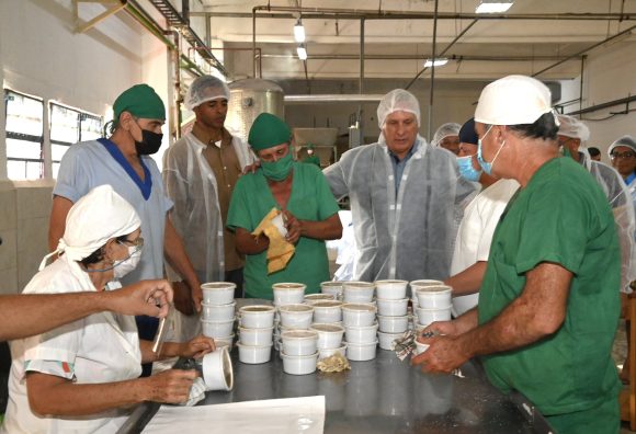 Díaz-Canel constata en Mayabeque avances productivos y sociales