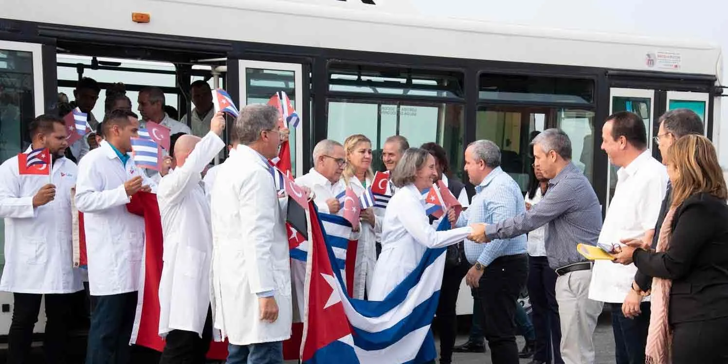 Gobierno cubano admite que retiraba los pasaportes a los integrantes de las brigadas médicas
