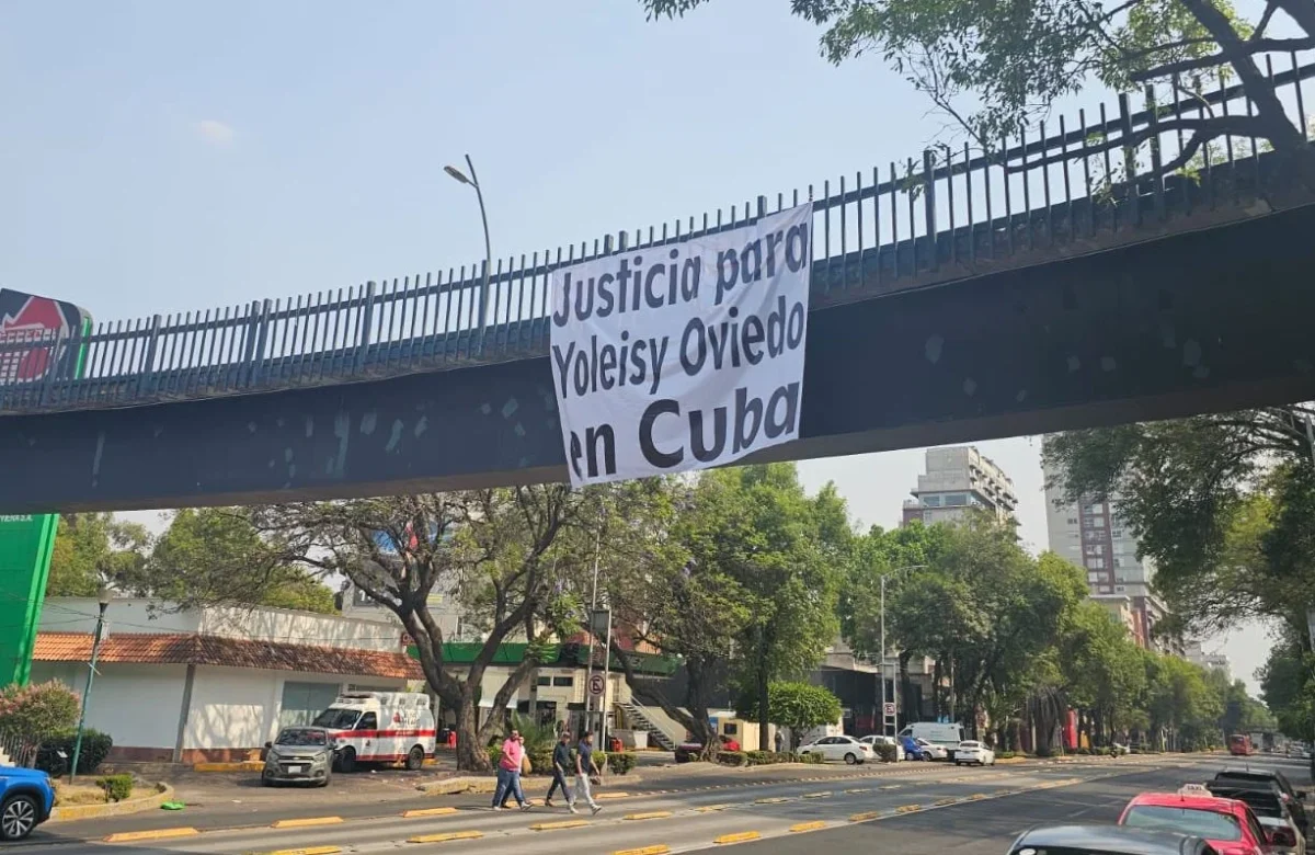 aparecen-carteles-por-la-libertad-de-cuba en-ciudad-de-mexico