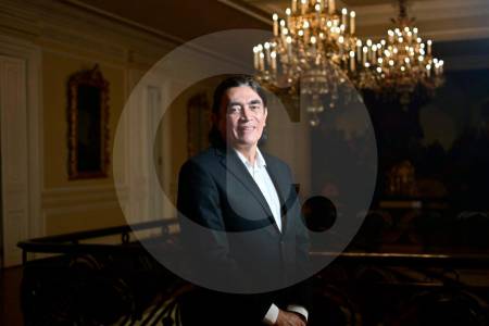 Gustavo Bolívar presentará su renuncia al DPS para iniciar la campaña presidencial