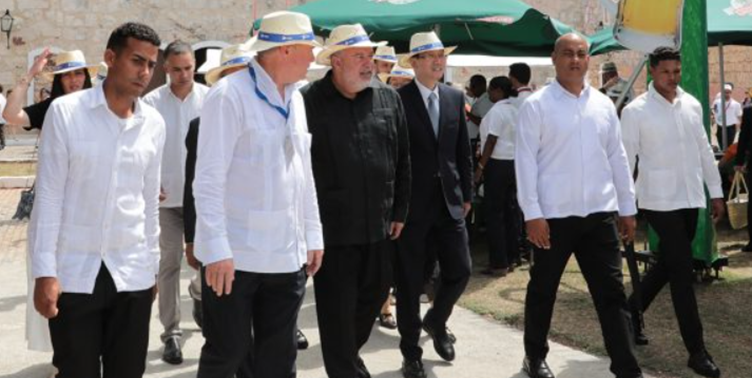Gobierno cubano celebra su feria del turismo… sin turistas