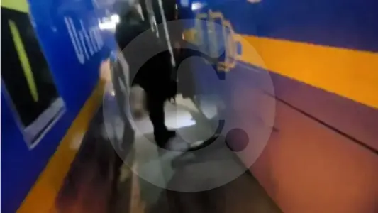 por-bajarse-a-romper-vidrios-de-un-sitp,-taxista-murio-atropellado-en-bogota