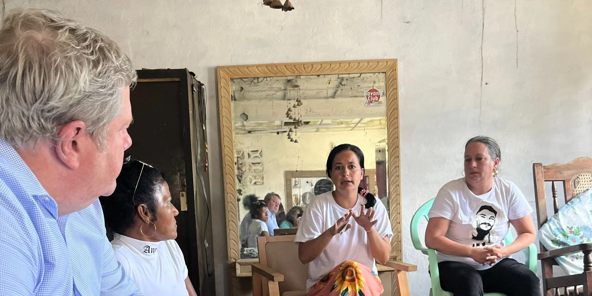EE.UU. defiende los encuentros del jefe de su embajada en Cuba con opositores y activistas