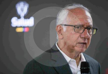 entre-la-medicina-y-la-politica:-el-es-el-polemico-guillermo-jaramillo