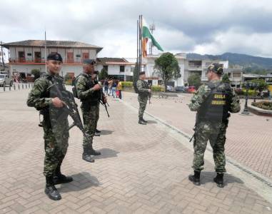Abejorral también decreta toque de queda y restricción de parrillero