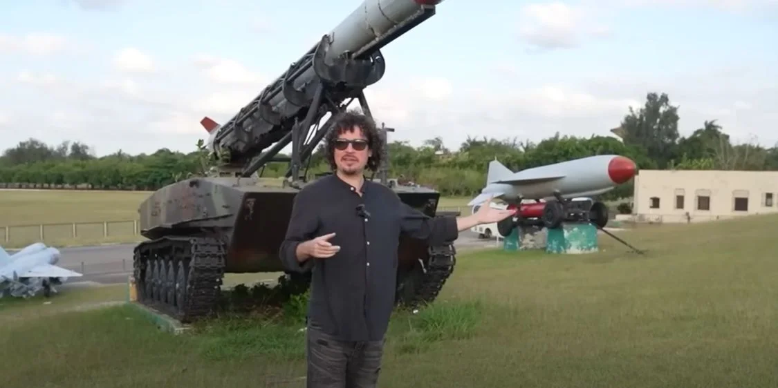 «luisito-comunica-asimilo-y-reprodujo-toda-la-propaganda-que-le-pusieron-delante»