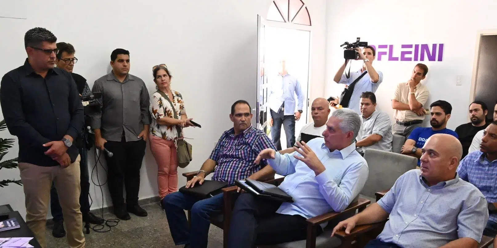 Díaz-Canel visita la mipyme Dofleini: publicidad para unos, la soga al cuello para otros 