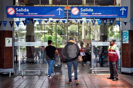 Piden revisar exigencia de carnet de vacunación contra la fiebre amarilla a viajeros