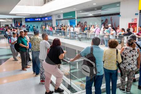 Las advertencias de 18 exministros por las preguntas de salud en consulta popular