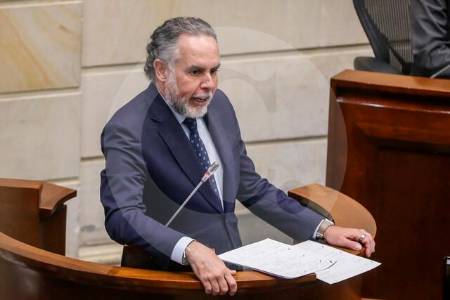 Benedetti asumirá como ministro delegatario ante viaje de Petro a Ecuador