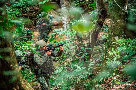 Un soldado y una disidente murieron en combates entre el Ejército y terroristas de “Iván Mordisco”
