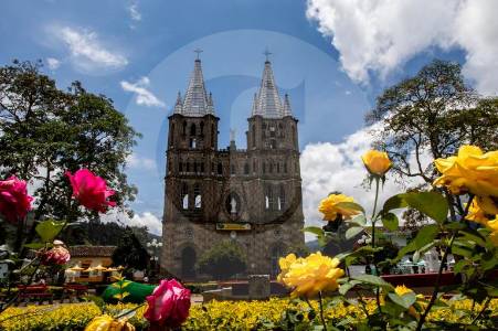 Emergencias por lluvias dejaron sin fiestas a Jardín: aplazaron el Festival de las Rosas