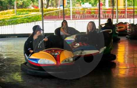 parques-de-medellin-daran-descuentos-en-vacaciones-escolares-por-vestirse-de-ciertos-colores