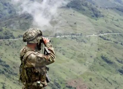 emboscada-en-valdivia,-antioquia,-dejo-seis-militares-heridos-y-un-perro-del-ejercito-muerto