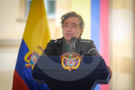 La paradoja del poder: Petro desafía al sistema democrático y se declara “preso de la oligarquía”