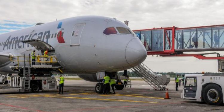 American Airlines solicita suspensión de vuelos entre Miami y Santiago de Cuba
