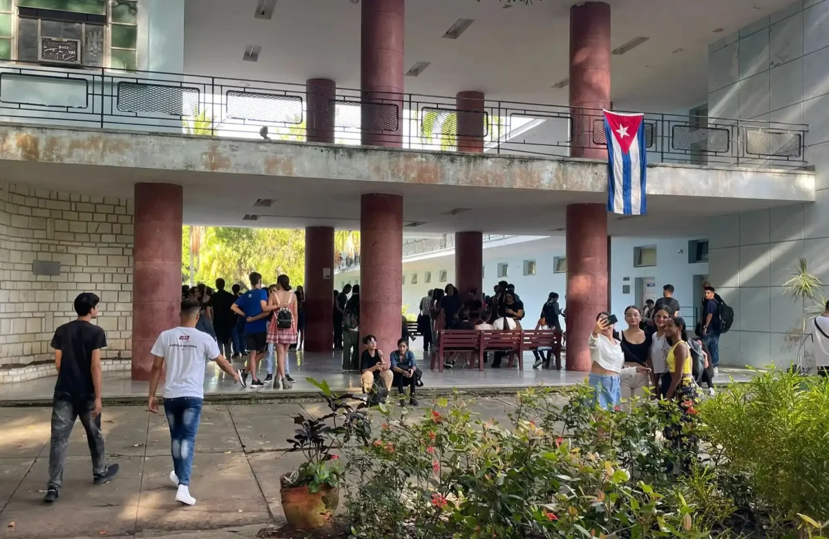 egresados-de-la-uclv-denuncian-represion-contra-estudiantes-que-cuestionan-a-etecsa