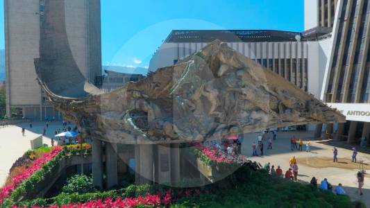le-meteran-mano-a-uno-de-los-monumentos-mas-famosos-de-antioquia
