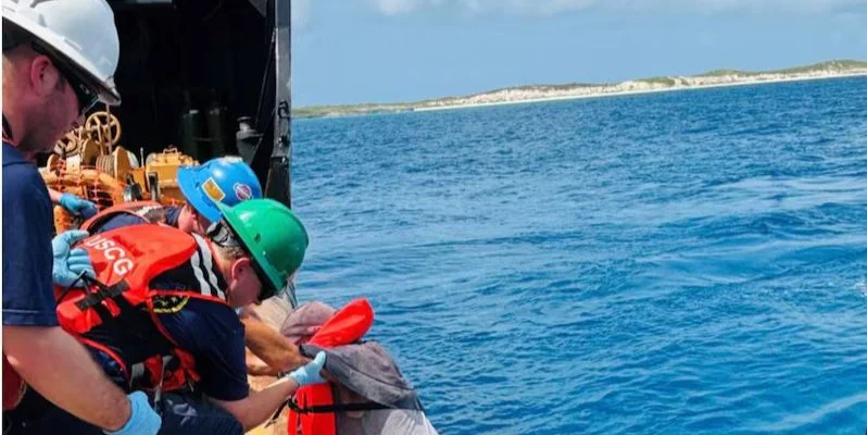 guardia-costera-de-eeuu.-rescata-a-20-cubanos-que-se-encontraban-en-un-islote-deshabitado