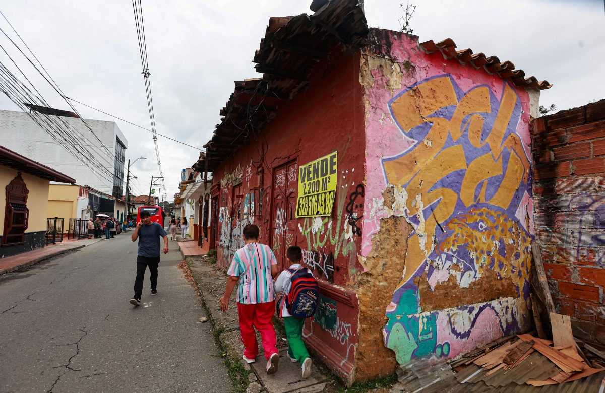en-rionegro-estan-dejando-caer-las-casas-patrimoniales-para-convertirlas-en-parqueaderos