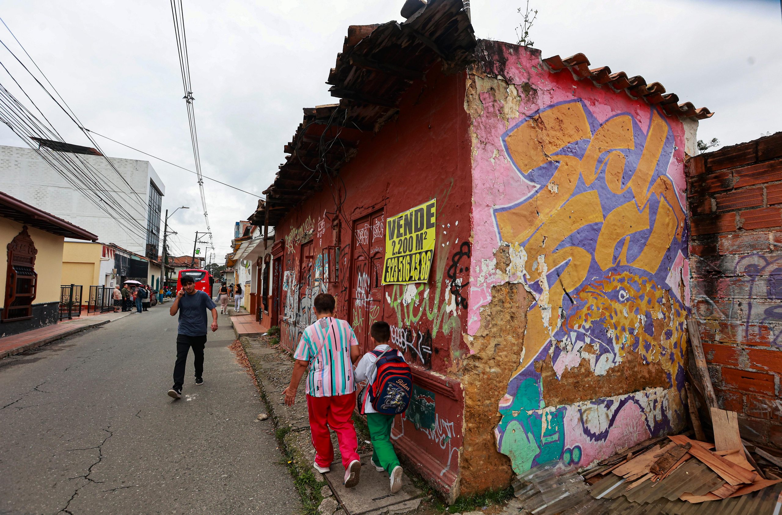 En Rionegro están dejando caer las casas patrimoniales para convertirlas en parqueaderos