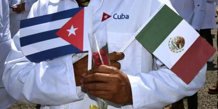 México pagó 2.000 millones de pesos a Cuba por médicos, pero desconoce el salario de cada uno