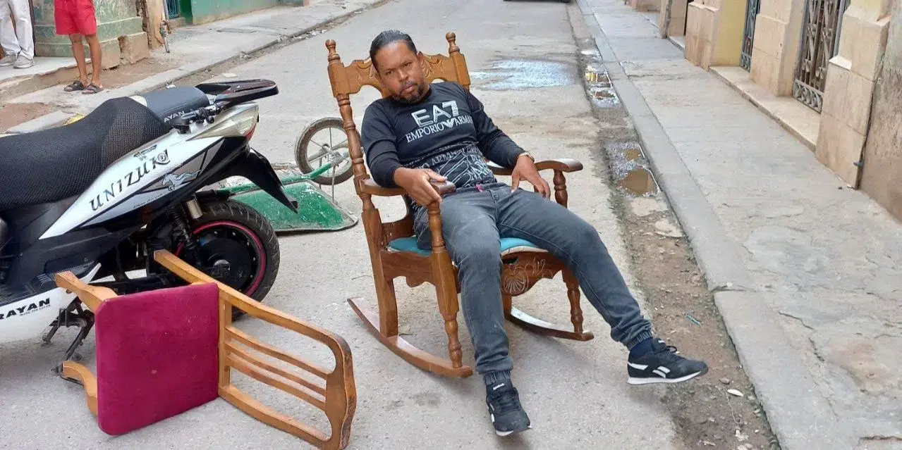 Cubano se planta en plena calle de La Habana Vieja: «Yo quiero al Gobierno aquí»