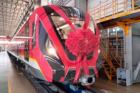 China entregó los primeros trenes del metro de Bogotá: llegarán en septiembre a la capital