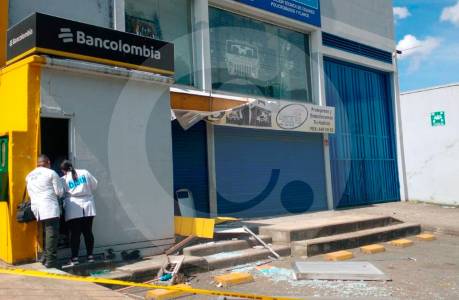 Chilenos le pusieron explosivos a un cajero en Copacabana para intentar robarle la plata