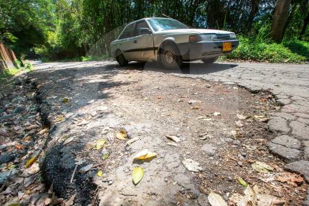 Buscan plata para reparar la vía Girardota-San Pedro, pero hay oposición para la obra