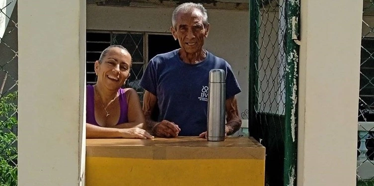 Científico cubano creador del Trofin sobrevive vendiendo café en La Habana