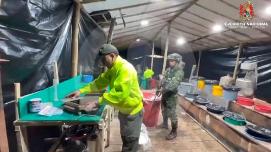 Desmantelaron un laboratorio de cocaína que montaron a media hora de Medellín