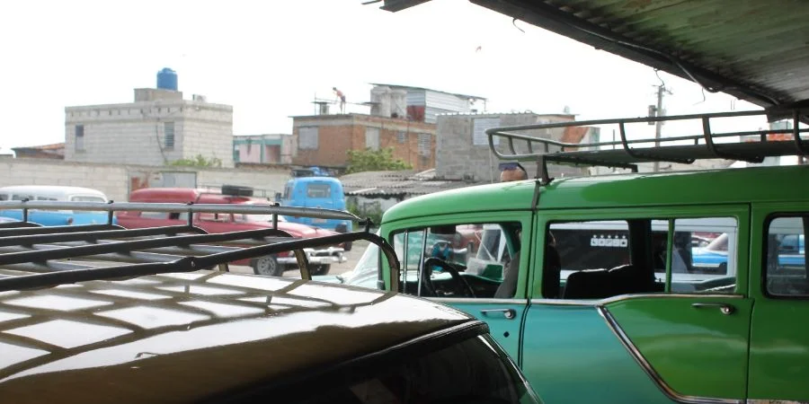 Los taxistas de Santa Clara le tienen miedo a la noche: «Salimos a botear con sobresalto»
