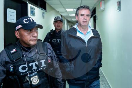 Abogado Álex Vernot fue detenido en el aeropuerto El Dorado, de Bogotá, por caso Hyundai