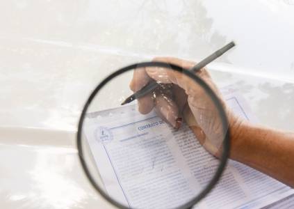 ¿En manos de quién está la Contraloría de Antioquia y cuáles han sido sus escándalos recientes?