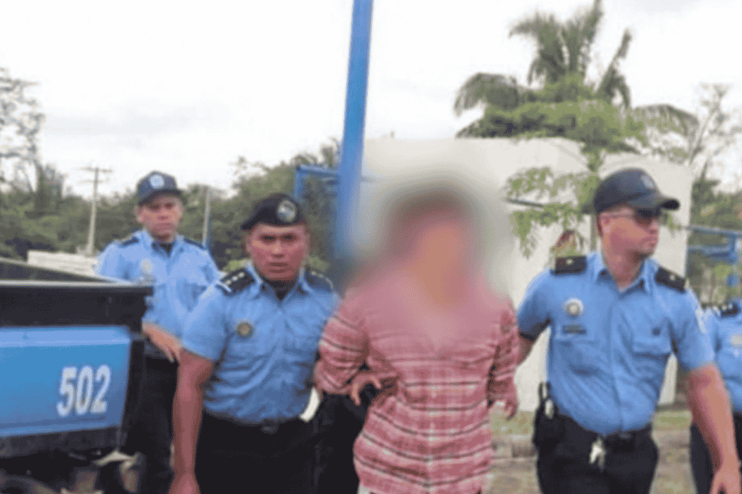 Adolescente asesina a joven y lanza su cuerpo a una letrina