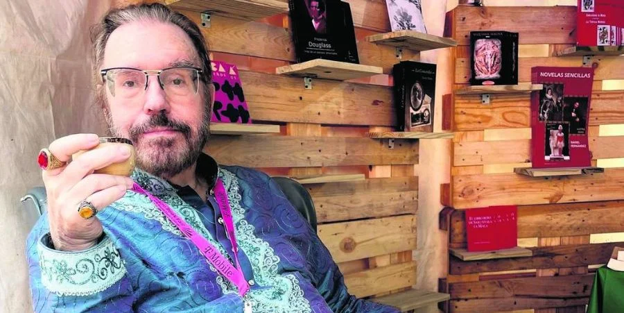 Daniel Fernández, periodista: «Debo ser el único estibador encarcelado por escribir una novela»