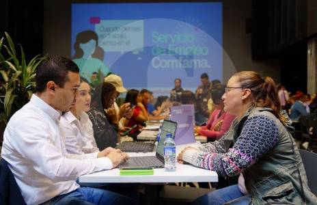¿Necesita educarse para conseguir los empleos del futuro? Comfama le ayuda con una beca