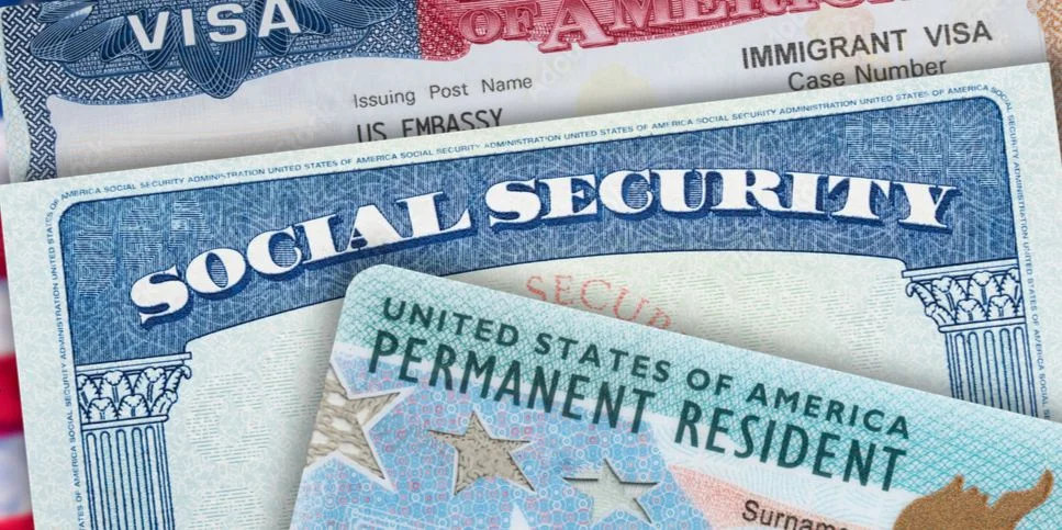 «es-inaudito»:-cubanos-ganadores-de-la-loteria-de-visas-2025-se-quedan-varados-en-la-isla