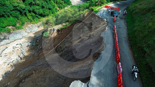 Reabrir la vía entre Medellín y el Eje Cafetero, le tomaría a Covipacífico hasta 4 meses