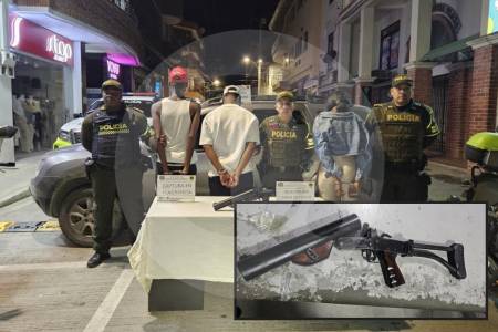 Los pararon en un retén de tránsito en la vía Medellín–Chocó y les encontraron un lanzagranadas